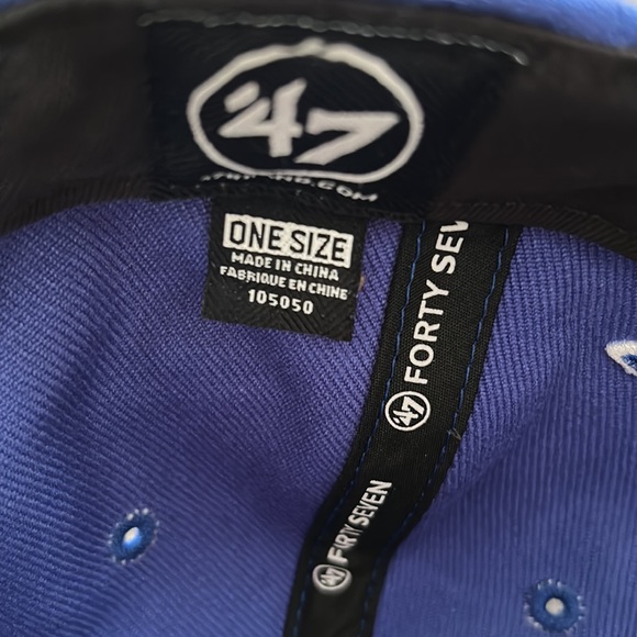 Chicago Cubs 47 Adjust. Flat bill Hat red & blue with logo. Perfect condition - Picture 6 of 6